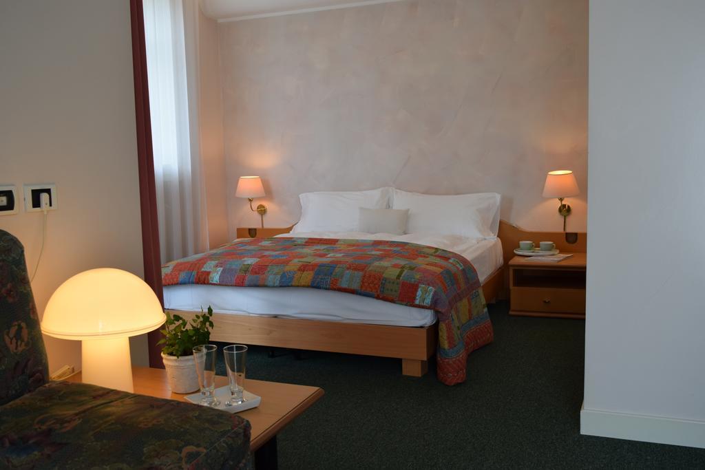 Hotel La Villa Gravedona Kültér fotó