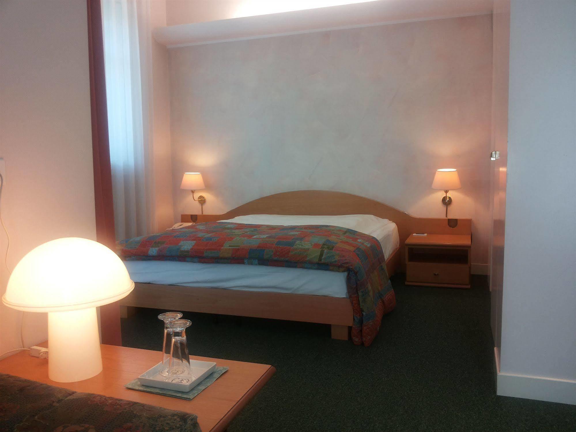 Hotel La Villa Gravedona Kültér fotó